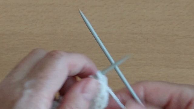 Красивый узор спицами для детской кофточки, свитера, жилета. смотреть онлайн