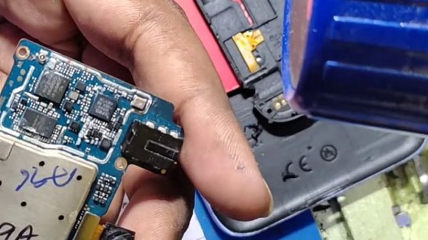 itel l6006 sim not working            (insert a vailed jio sim)