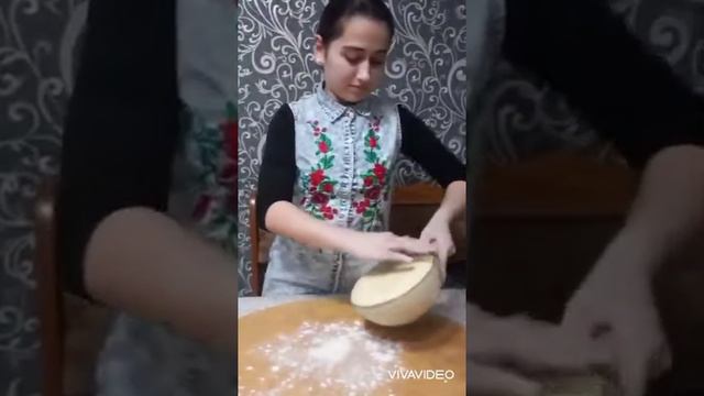 Готовим булочки с начинкой смотреть онлайн