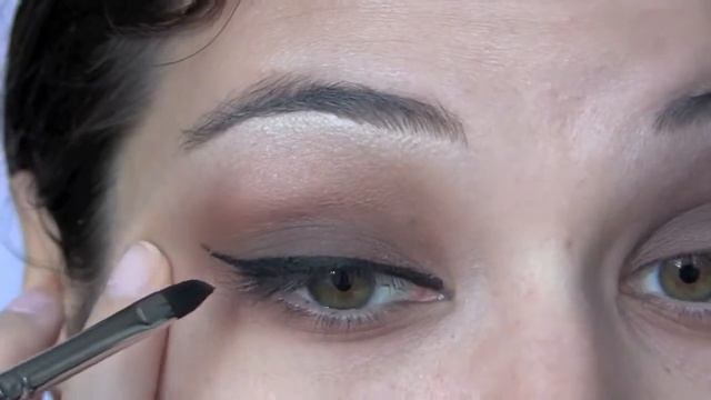 Mila Kunis Cat Eye Inspired Makeup Tutoiral смотреть онлайн