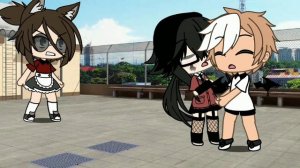 •|•она смотрит и хочет такие же косички•|•меме🍃