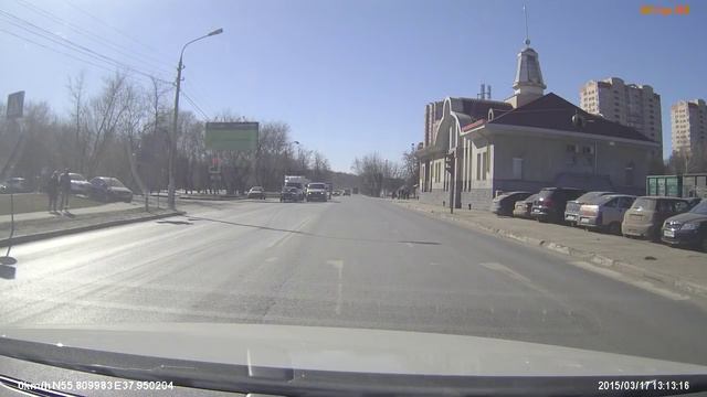 Land cruiser 200 с номерами АМР едет по встречке! смотреть онлайн