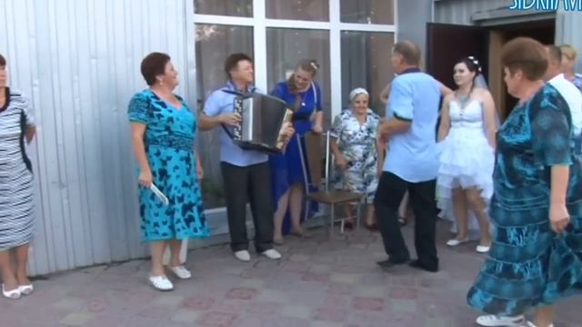 А свадьба пела и плясала. Камышин- Петров вал. Частушки. Фрагмент с видео смотреть онлайн