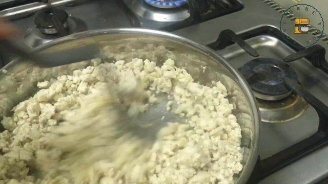 Thai Basil Chicken || Pad Kra Pao Gai смотреть онлайн