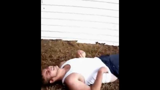 Jumps on a trampoline смотреть онлайн