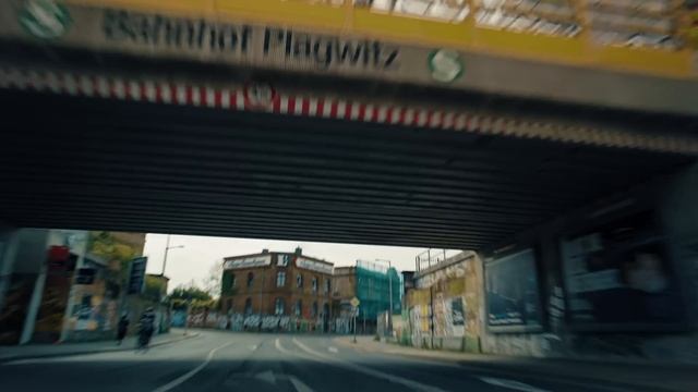 Putting the Hype in Leipzig | David Coulthard gives RB Leipzig's Emil Forsberg an F1 Taxi ride смотреть онлайн