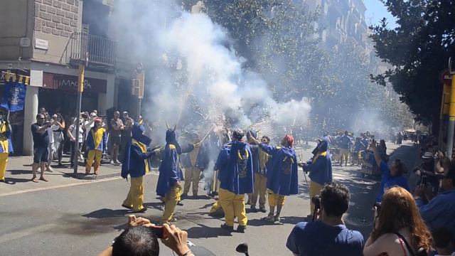Праздник района Грасия в Барселоне (4) смотреть онлайн