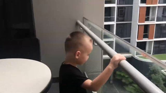 Meriton Suits Sydney. Mandatory Quarantine Карантин по прилету в Сидней Номер в отеле. Австралия смотреть онлайн