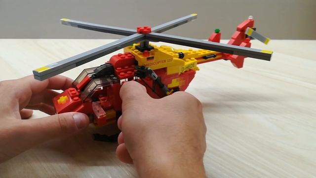 [ENG] LEGO Medicopter 117, MOC (MBB/Kawasaki BK 117) смотреть онлайн