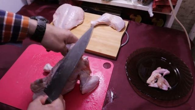 Мужчина на кухне: Как разделать курицу #2 / How to butcher a chicken #2 смотреть онлайн