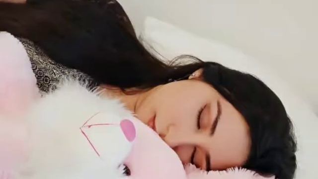 Розовый кролик/Pink Rabbit смотреть онлайн