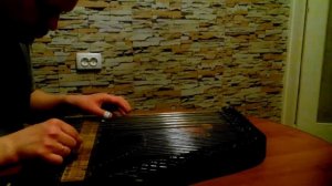 И снова редкий струнно-щипковый инструмент цитра