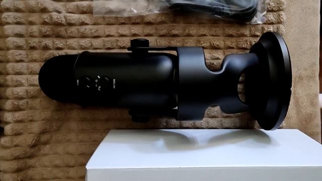 Новый микрофон Микрофон BLUE Yeti Blackout смотреть онлайн