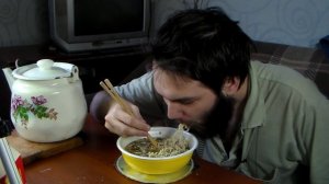 Лапша Big Bon готовый обед с тушеной говядиной, зеленью и пряностями с натуральным мясом миска 110