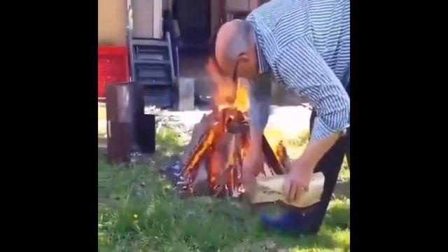 Запек курочку необычным способом! Интересный способы запечь курицу. смотреть онлайн