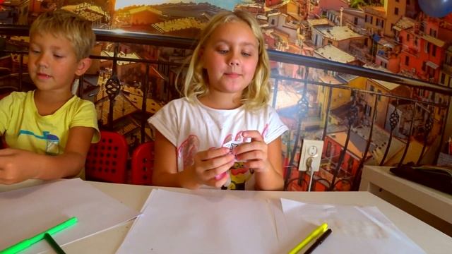 Кто быстрее нарисует... оживляем животных из киндер натунс + игра... смотреть онлайн