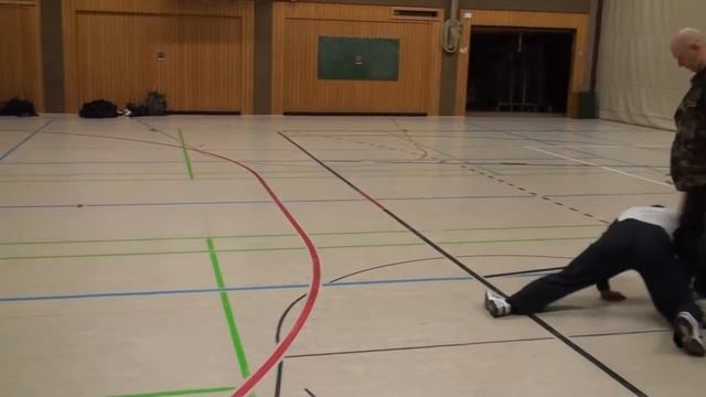 техника ухода от ударов ногой смотреть онлайн