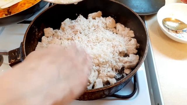 Как приготовить плов из курицы в сковороде ? РЕЦЕПТ видео ПОШАГОВЫЙ ? БЫСТРО И ВКУСНО в домашних ус смотреть онлайн