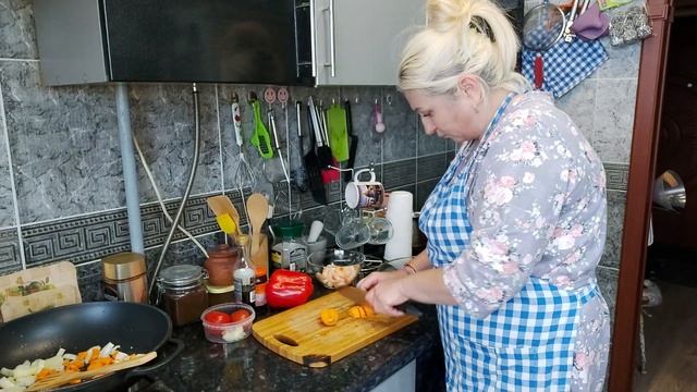 ВСЕМ ПРИВЕТ??ГОТОВИМ ВМЕСТЕ ?ФУНЧЁЗУ С КРИВЕТКАМИ????