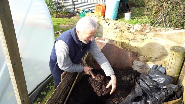 How to Build a No-Dig Garden Bed and the Benefits of Composting смотреть онлайн