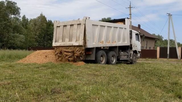 Заказчик купил карьерный песок вместо речного. Сколько он сэкономил? смотреть онлайн