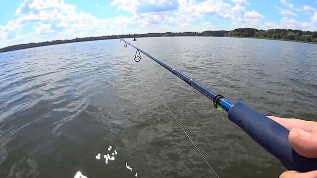 ЭТА ПРИМАНКА ЛОВИТ ВСЁ! Открытие сезона Лето 2019 Рыбалка на спиннинг смотреть онлайн