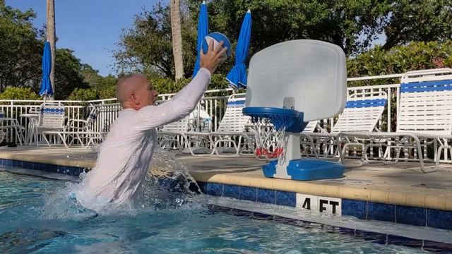 Splash & Dunk in a Game of Pool Basketball | Pooltime Basketball Hoop | American Home by Simplay3 смотреть онлайн