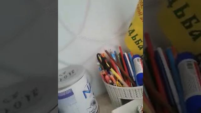 деньги старые и новые, особо 100 рублей старые и новые они. и монетки СССР 1 копейка, до 50 копеек смотреть онлайн