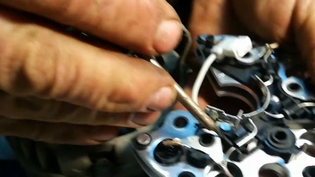 Малая зарядка на Ваз 2112? РЕМОНТ ГЕНЕРАТОРА! смотреть онлайн