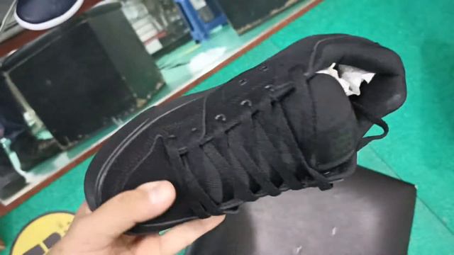 DC SHOES COURT GRAFFIK (001),(CA2), (WLK), (3BK); PURE (HBW), (LPB), (XKRS)