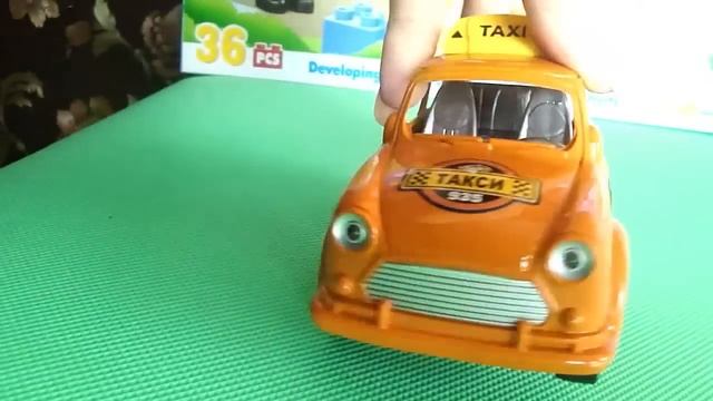 Видео про машины для детей. Эвакуатор и Такси. Игрушечные машины смотреть онлайн