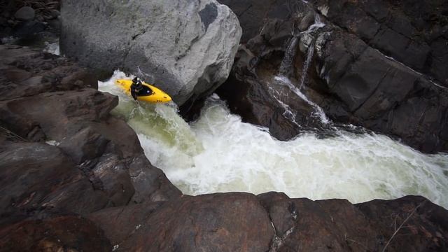 Way Down We Go - Kayaking Hospital Rock смотреть онлайн