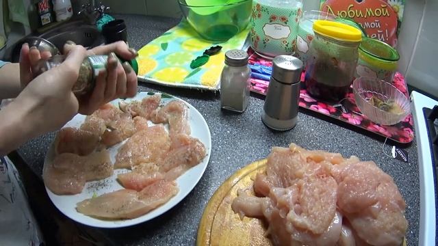 Вешаю бра. Готовим домашние наггетсы. Украшаем ёлочку. смотреть онлайн