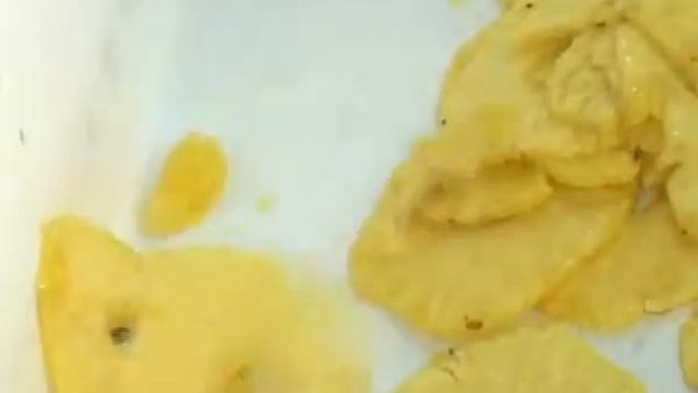 Нарезка ананаса ломтиком 5 мм на многофункциональном аппарате для нарезки Foodlogistik_ROVABO смотреть онлайн