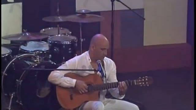 Erick Sanchez - Amor en voz baja смотреть онлайн