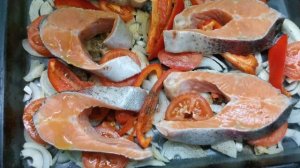 Быстро запечем стейки форели