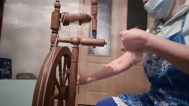 Прядение собачей шерсти (2 этап)-spinning wheel antique смотреть онлайн