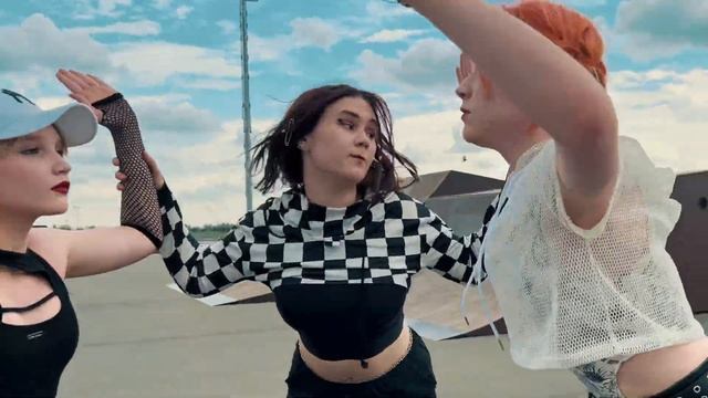 [K-POP IN PUBLIC] LE SSERAFIM (르세라핌) 'Eve, Psyche & Bluebeard's wife' cover by SOS смотреть онлайн