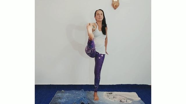 УТРЕННЯЯ ЙОГА. МЯГКИЕ ПОТЯГУШКИ смотреть онлайн