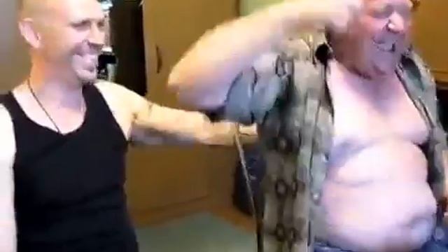 Анекдот про муравья и слониху) смотреть онлайн
