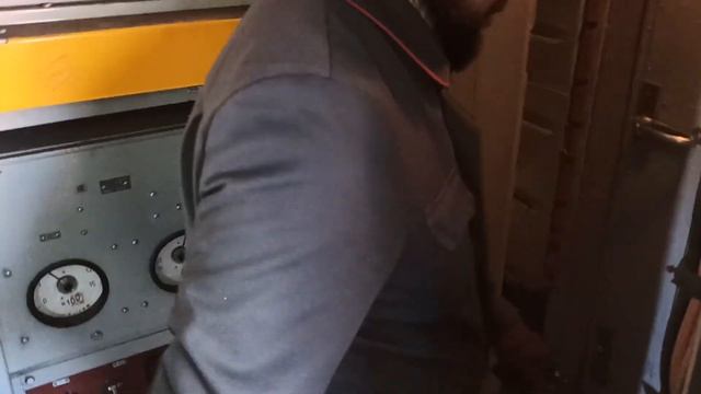 3ЭС5К поосник,Неисправность в цепи схемы "ТЯГА",не гаснет лампа ВИП.Выход из положения. смотреть онлайн