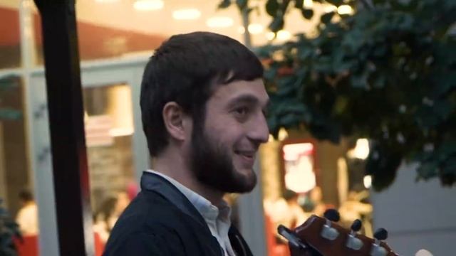 ГИТАРИСТ в ЧЕЧНЕ ПРИТВОРИЛСЯ НОВИЧКОМ ft. Гитара с Нуля смотреть онлайн