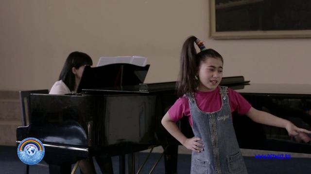 453 Алиса Арутюнян Эчмиадзин, Армения Мне сегодня скучно смотреть онлайн