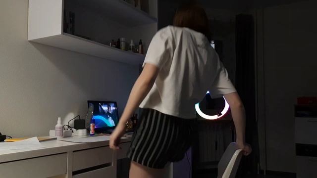 Украшаем комнату в общаге к Новому Году // простой новогодний декор 2023? смотреть онлайн