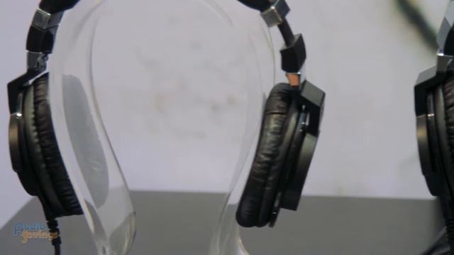 Samson Z Series Headphones - NAMM 2016 смотреть онлайн