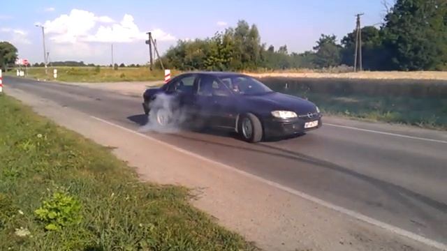 Opel Omega 2.5 TDS Burnout смотреть онлайн