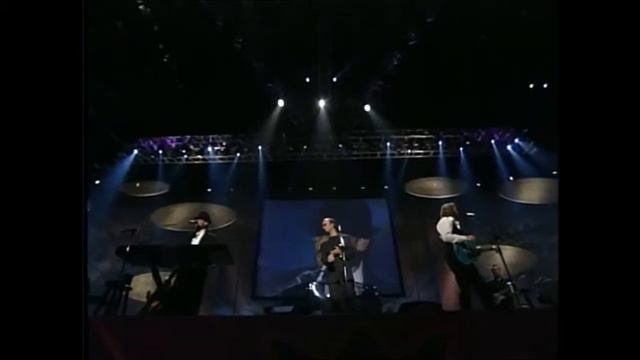 Bee Gees (HQ) -  Closer Than Close ... (live 1997)