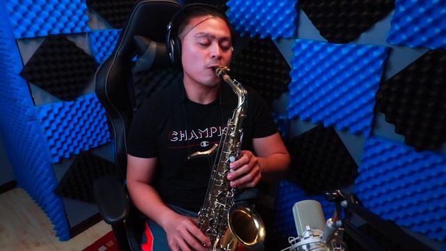 Shallow - Lady Gaga & Bradley Cooper (Saxophone Cover) Saxyken смотреть онлайн