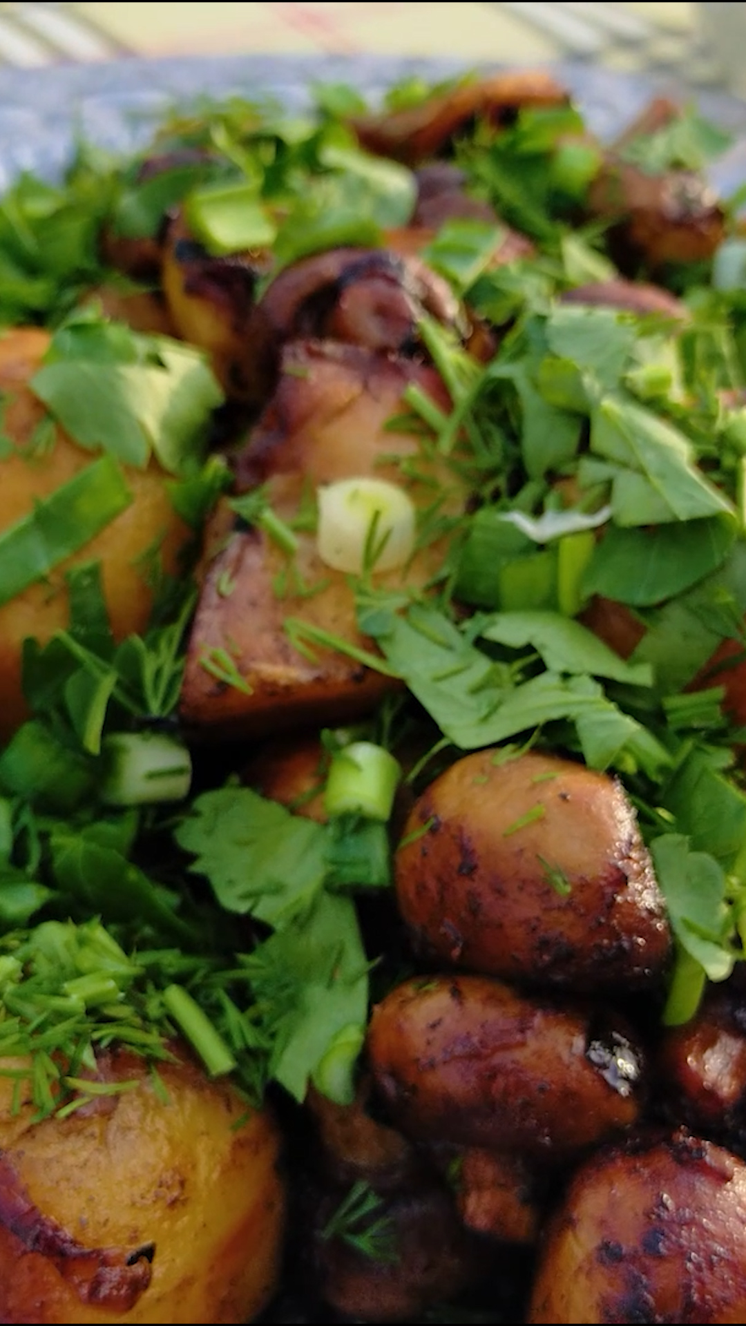 Картошечка с грибами в казане на костре! #картошкасгрибами #картошкавказане