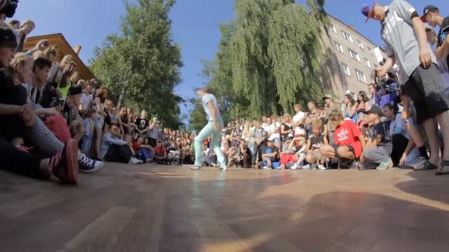 "Throw UP - Battle" -2013 Григорий Бердников (судейский выход) смотреть онлайн